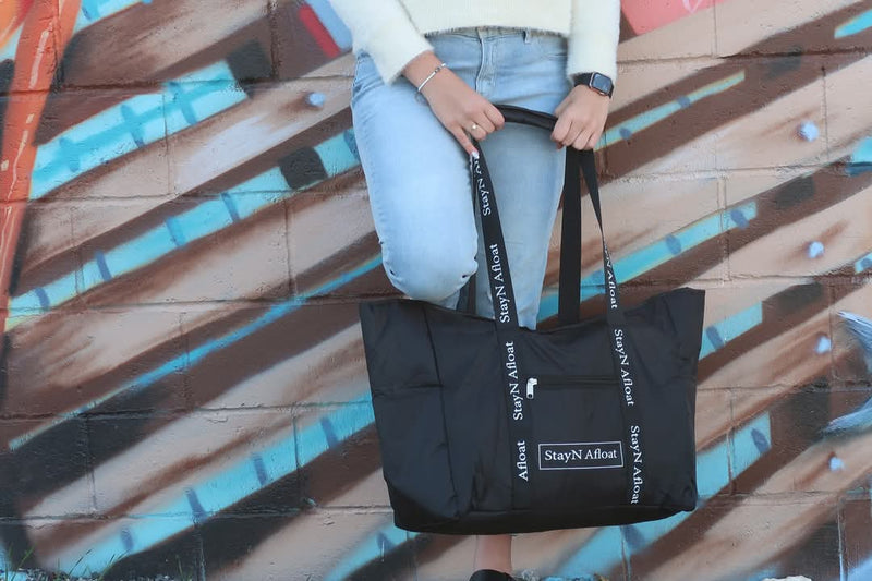 Woman's ultimate weekend travel bag image 9