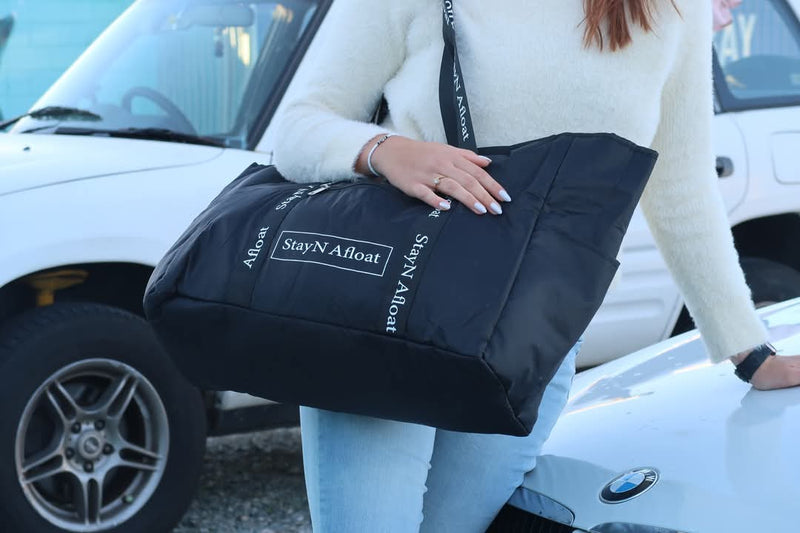 Woman's ultimate weekend travel bag image 3